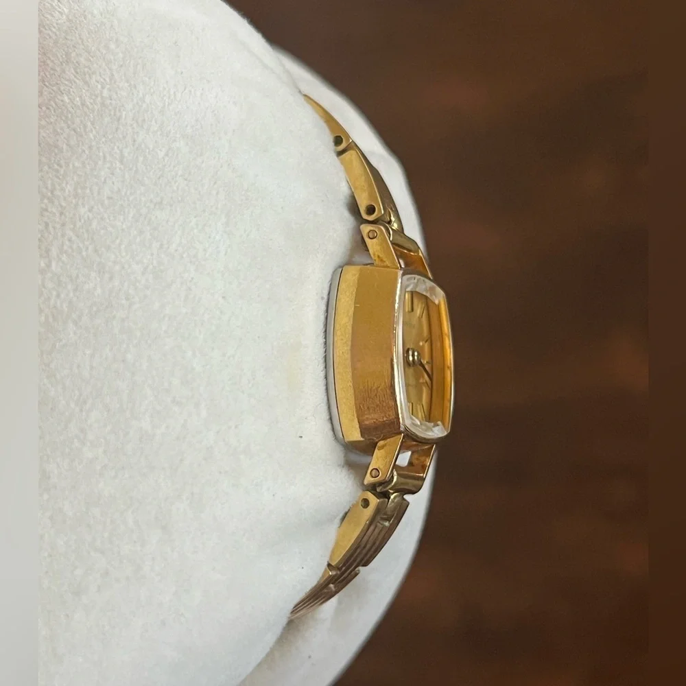 TISSOT SAPHIR mechanical hand winding ladies watch gold plated 20 microns. - Picture 5 of 15
